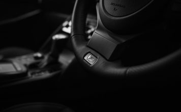 Zbliżenie kierownicy Lexus